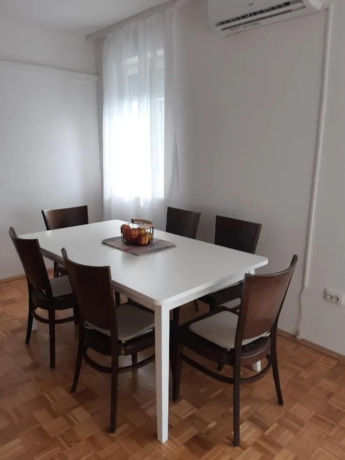 Blaslov Family Apartment Zadar 0*,
